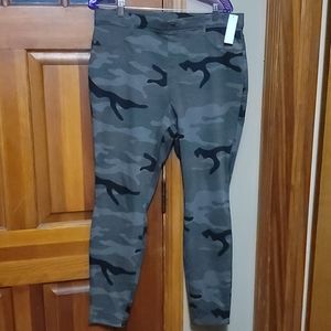 Womens Camo Jeggings